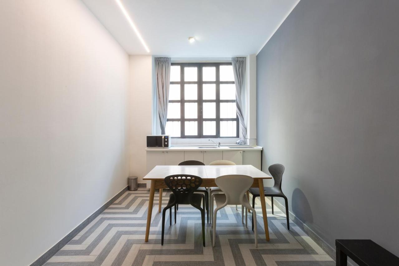 Armani House, Superior In Center Milano